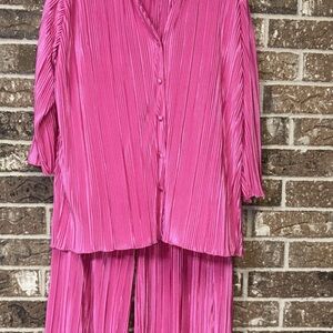 Fashion Nova Pink Pleated Set